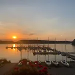 Schadzka W Dwunastce Z Widokiem Na Jezioro Dom wakacyjny *