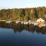 Schadzka W Dwunastce Z Widokiem Na Jezioro Dom wakacyjny