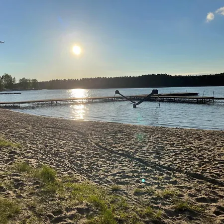 Schadzka W Dwunastce Z Widokiem Na Jezioro Дом отдыха Борск
