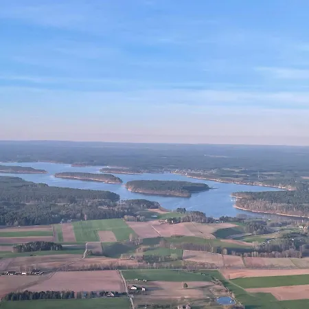 Schadzka W Dwunastce Z Widokiem Na Jezioro * Borsk