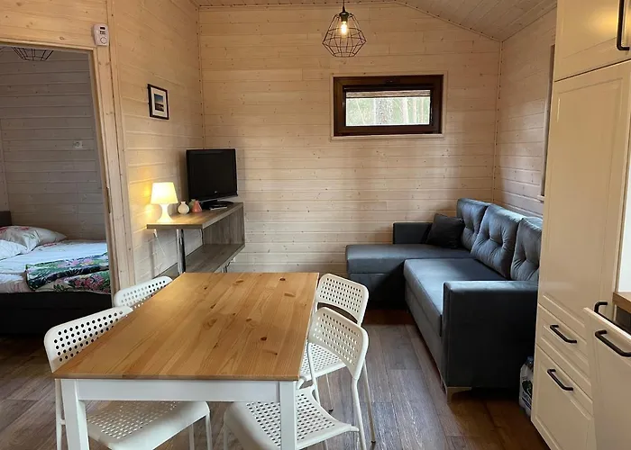 Schadzka W Dwunastce Z Widokiem Na Jezioro * Borsk