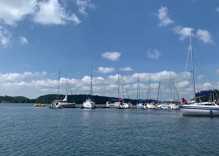Schadzka W Dwunastce Z Widokiem Na Jezioro Borsk