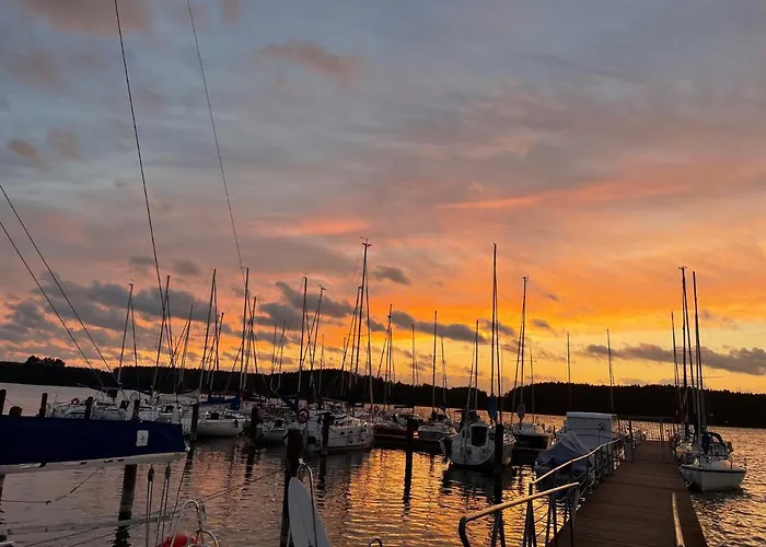 Schadzka W Dwunastce Z Widokiem Na Jezioro Borsk