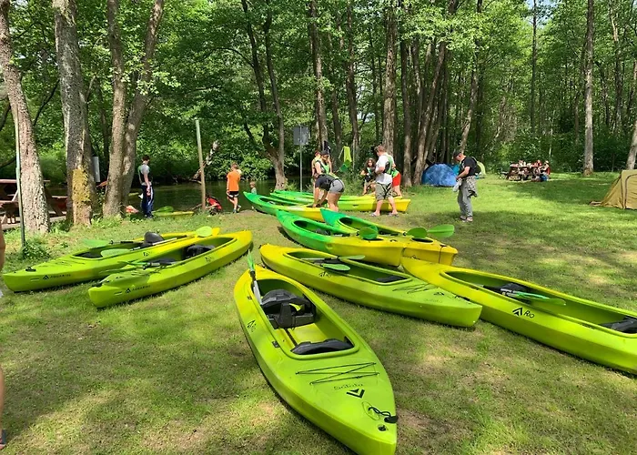 Schadzka W Dwunastce Z Widokiem Na Jezioro Дом отдыха Борск