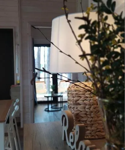 Schadzka W Dwunastce Z Widokiem Na Jezioro Дом отдыха *