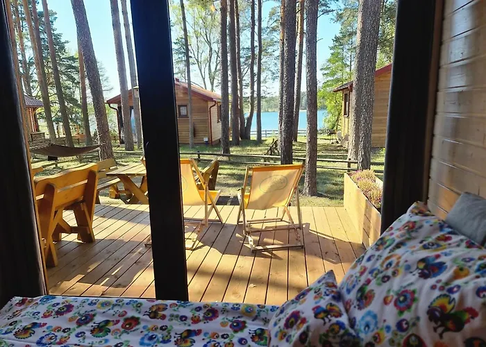 Schadzka W Dwunastce Z Widokiem Na Jezioro Борск