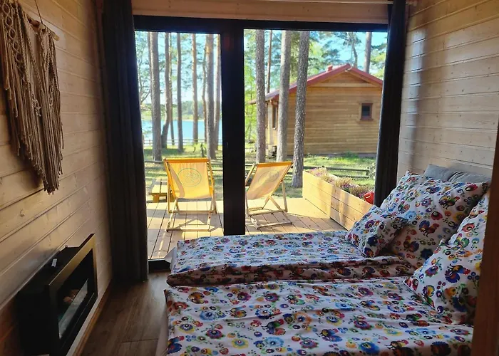 Schadzka W Dwunastce Z Widokiem Na Jezioro Borsk