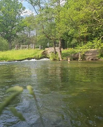 Schadzka W Dwunastce Z Widokiem Na Jezioro